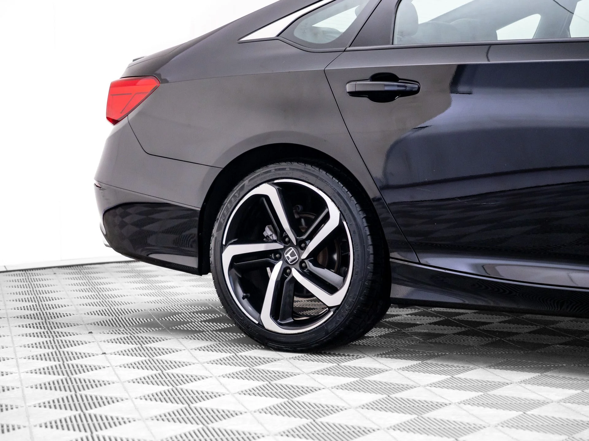 Used 2020  Honda Sport image 33