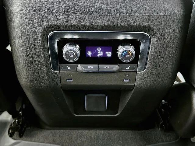 Certified Pre-Owned 2025 GMC Yukon XL AT4