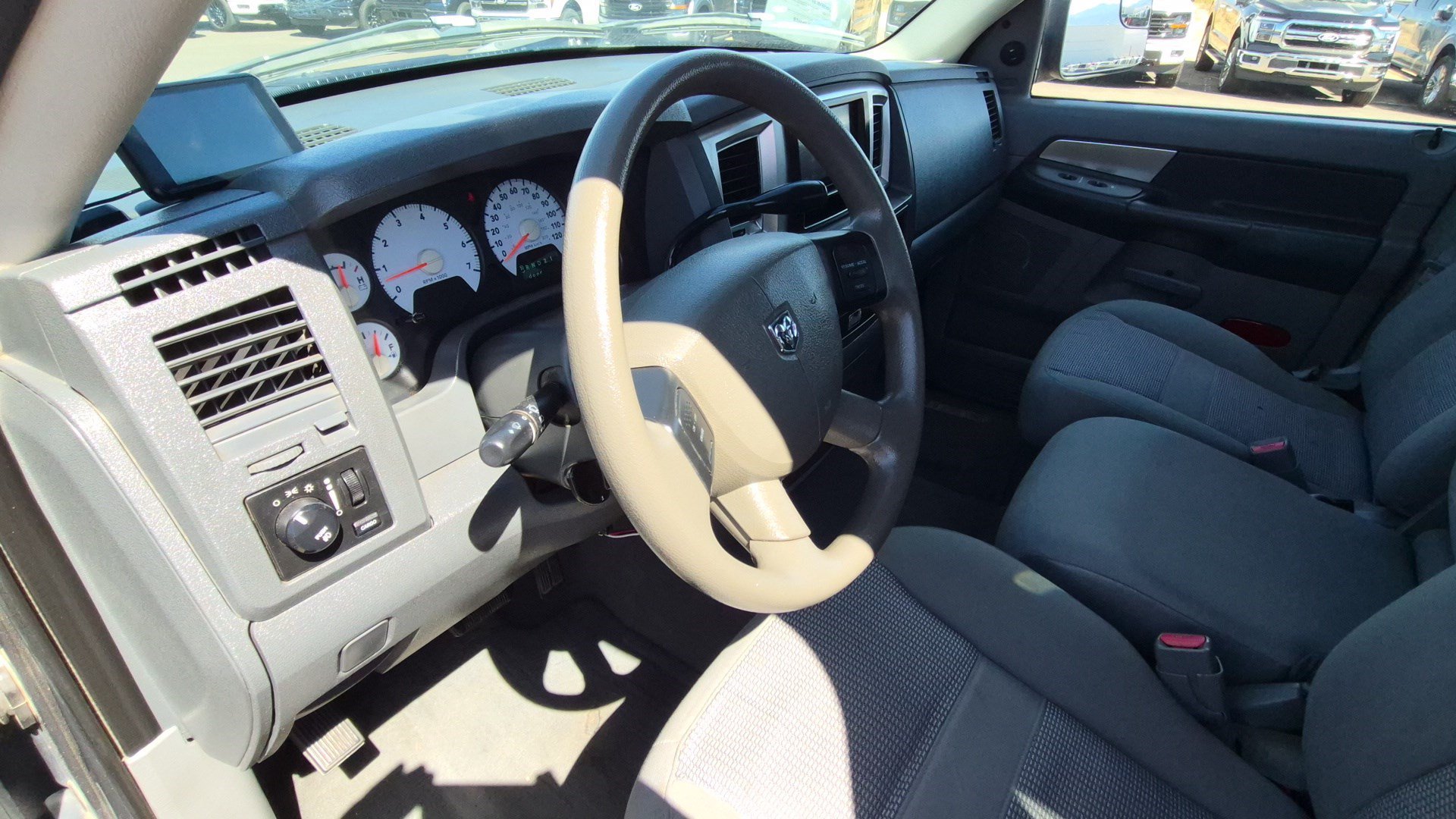 Used 2007 Mineral Gray Metallic Dodge SLT image 13
