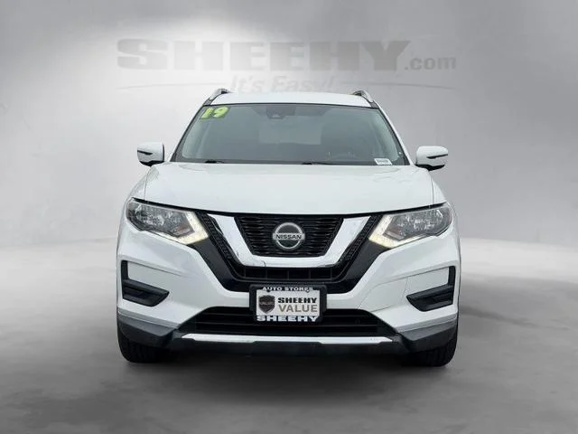 Used 2019 Gun Metallic Nissan  image 18