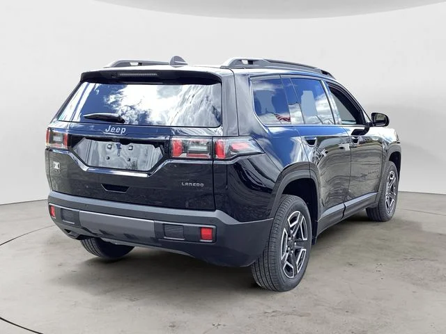 New 2026 Diamond Black Crystal Pearlcoat Jeep LAREDO 4X4 image 6