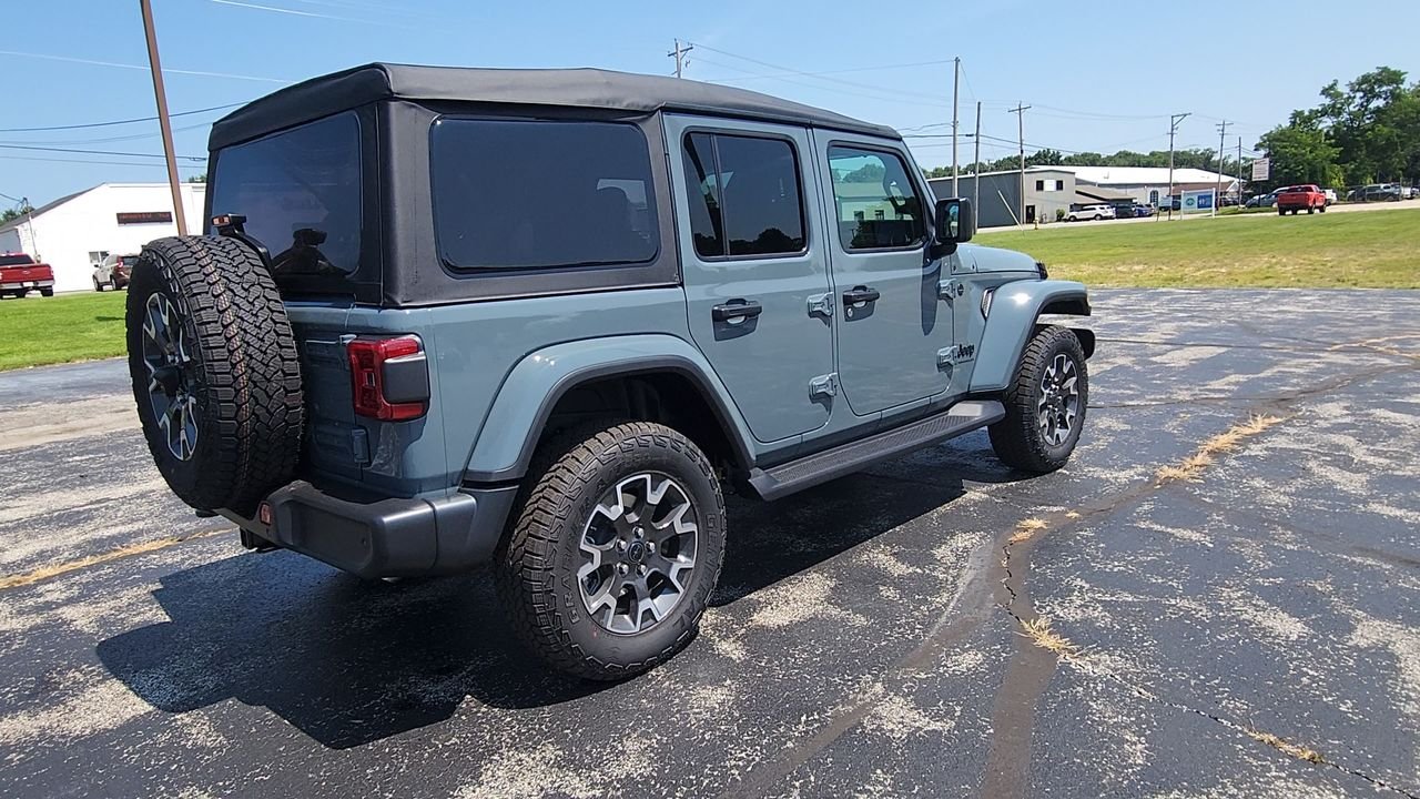 New 2026 Gray Jeep Sahara image 8