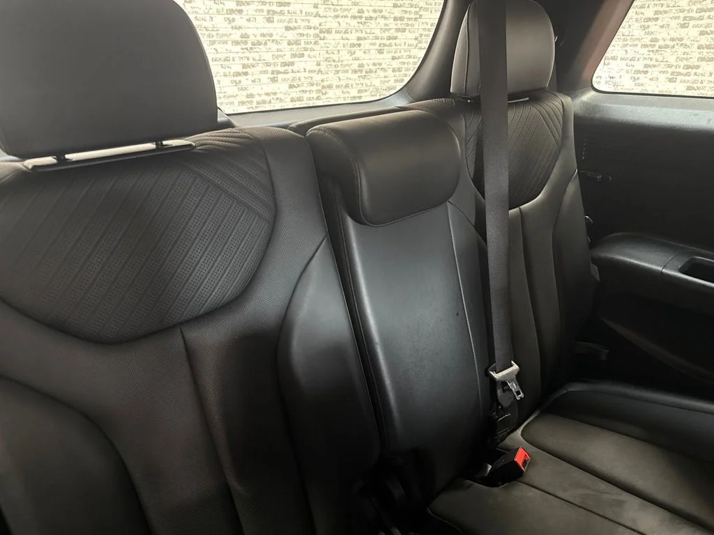Used 2023 White Hyundai SEL image 12