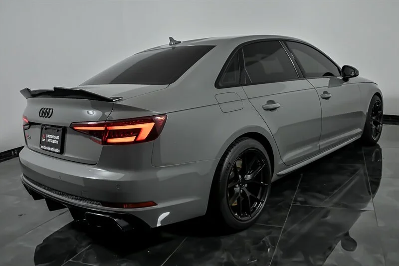 Used 2019 Quantum Gray Audi 3.0T quattro Premium Plus image 9
