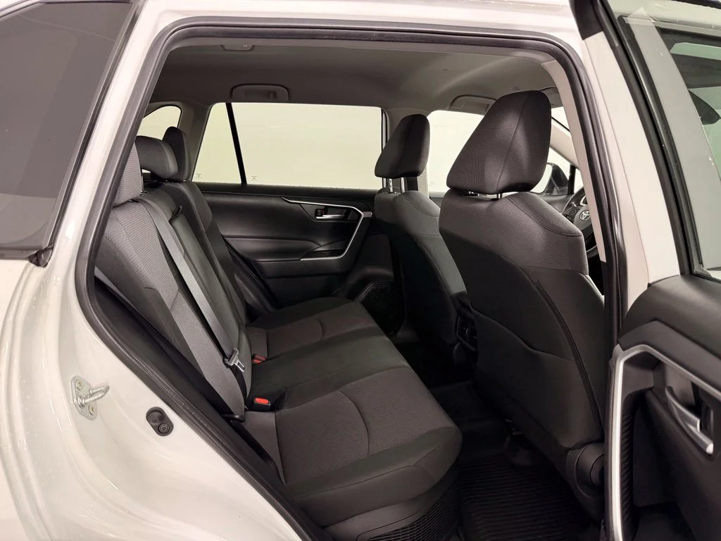 Used 2025 White Toyota XLE image 19