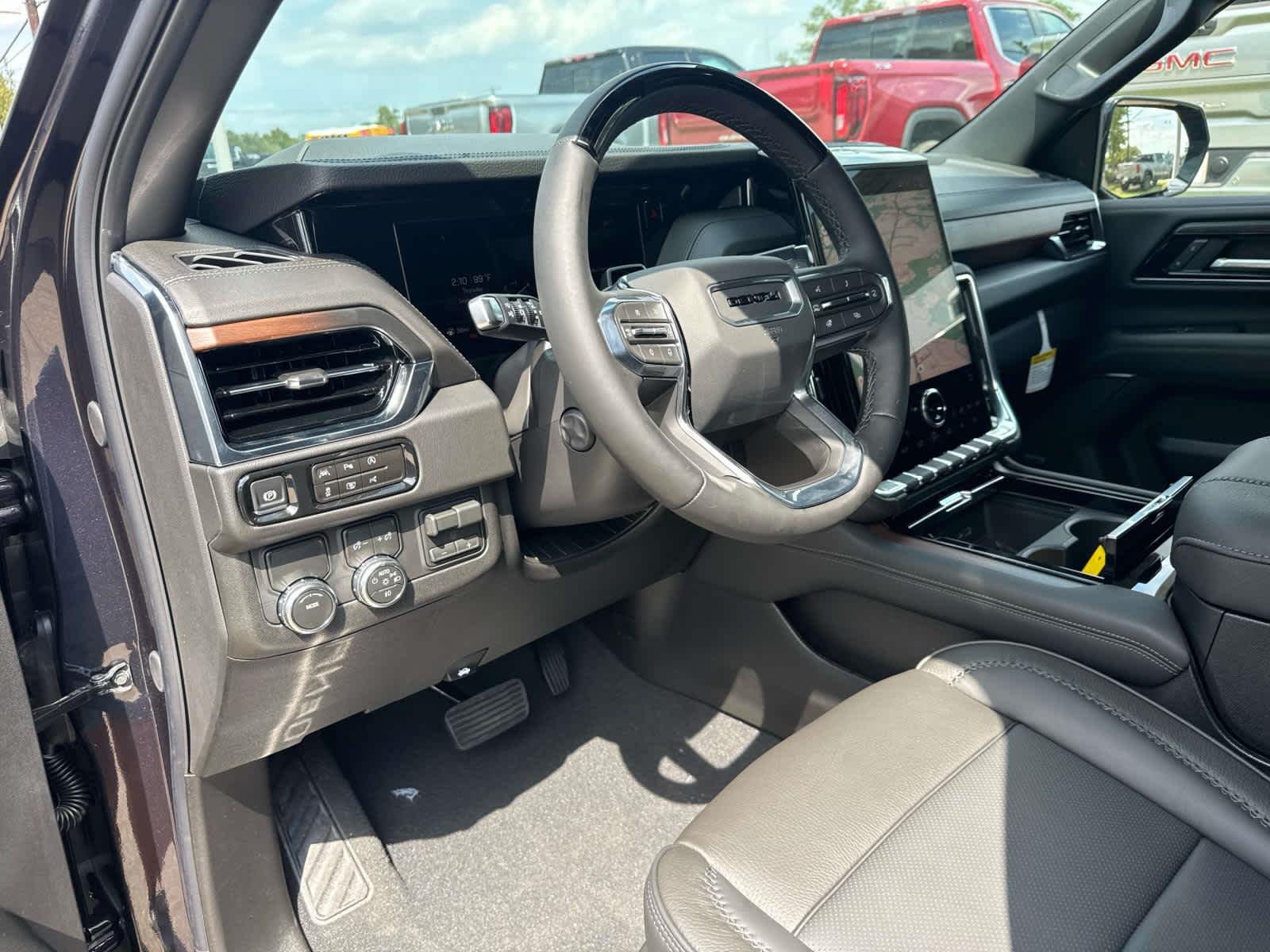 2027 GMC Yukon Denali - Photo 11