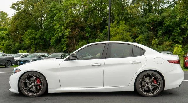 Used 2021 White Alfa Romeo Ti Sport image 12