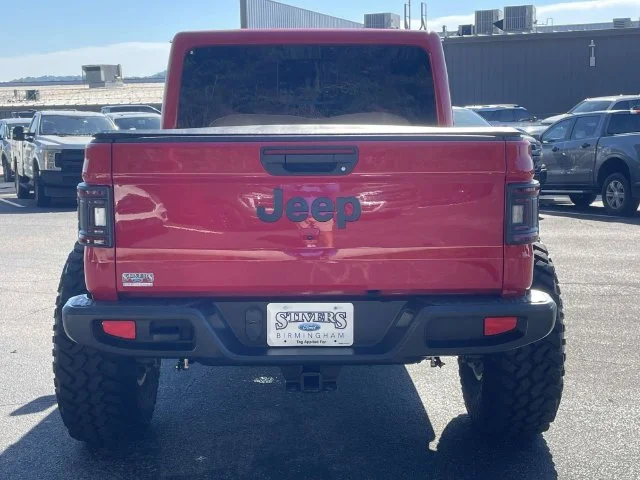 Used 2021 Red Jeep Sport image 5