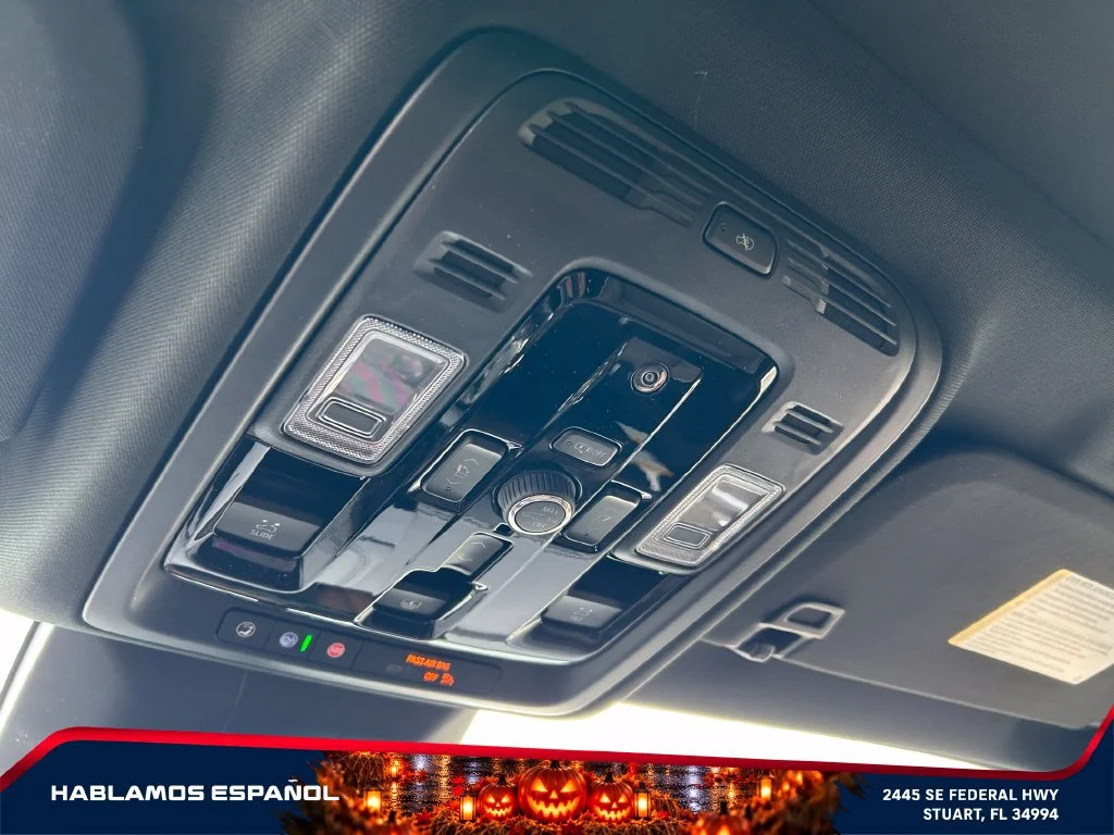 New 2027 Glacier White Tricoat GMC Denali Ultimate image 35