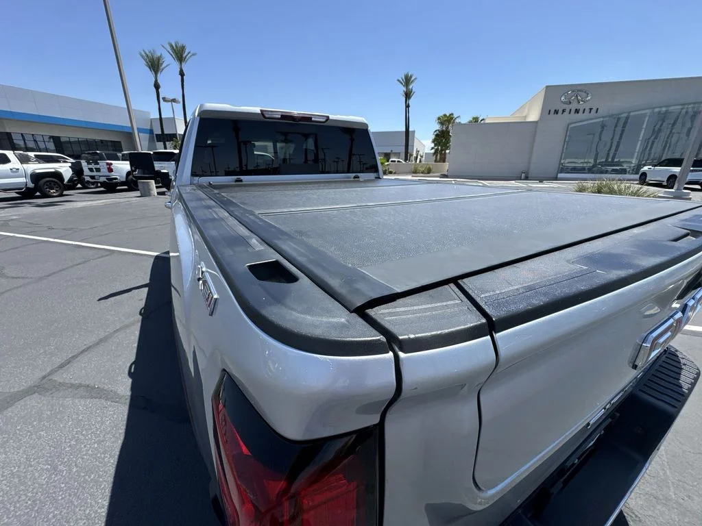 Used 2022 Silver GMC SLT image 27