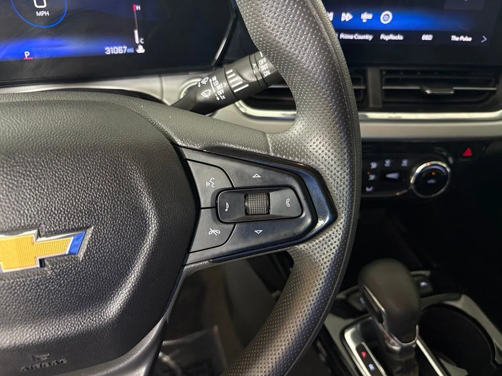 Used 2025 Gray Chevrolet LT image 20