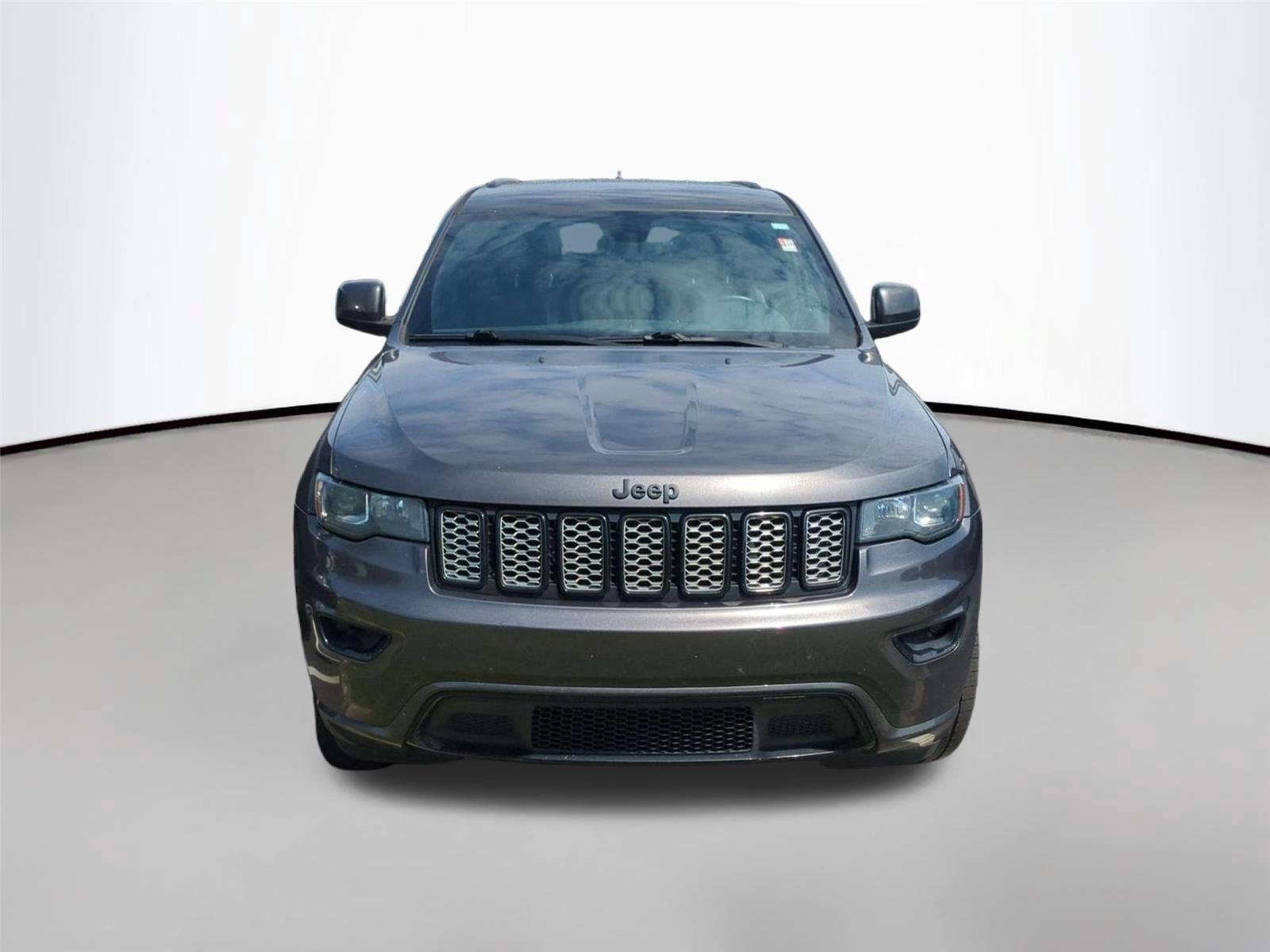 Used 2017 Granite Crystal Metallic Clearcoat Jeep Altitude image 2