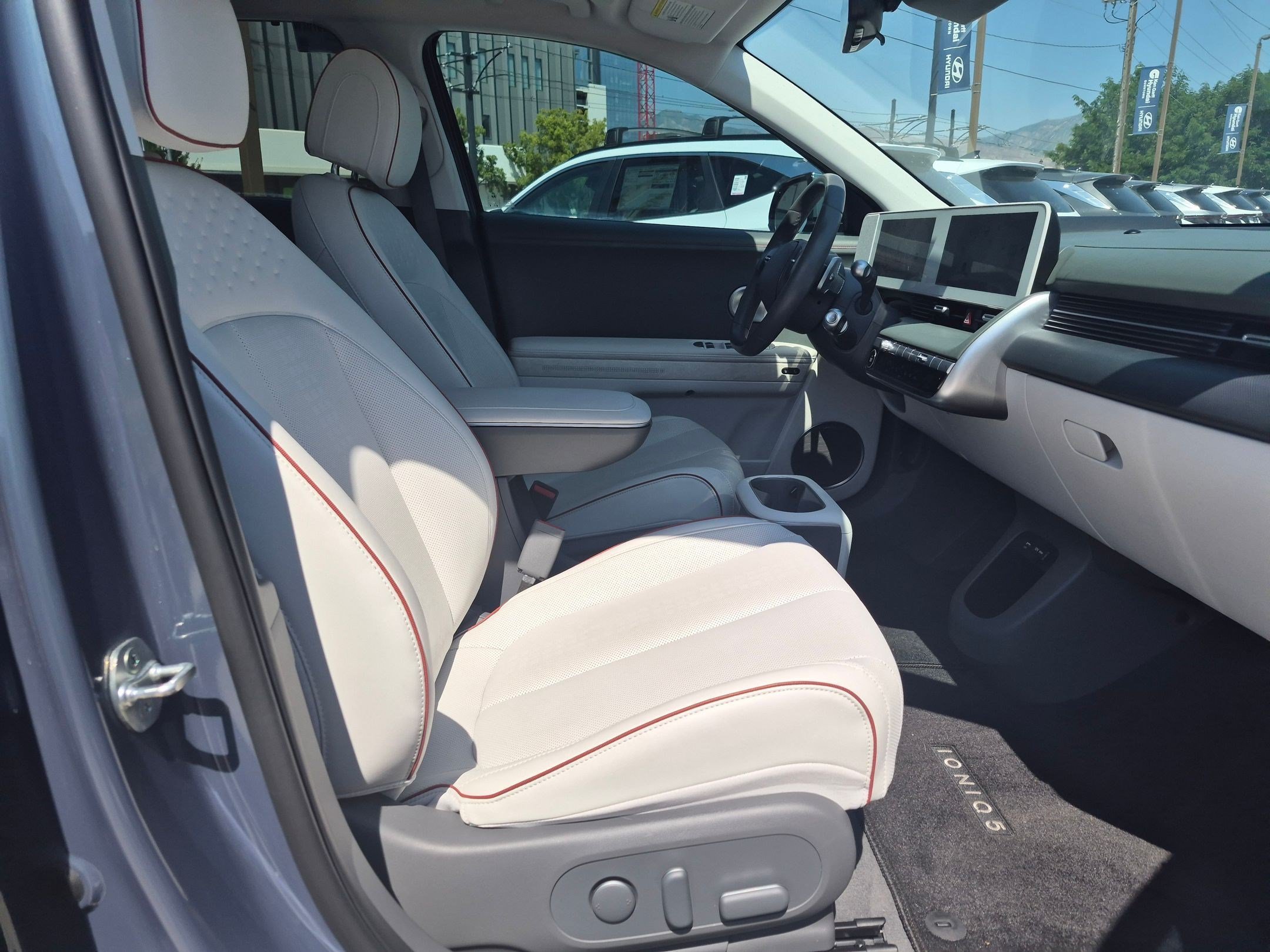 2024 Hyundai IONIQ 5 Limited - Photo 31