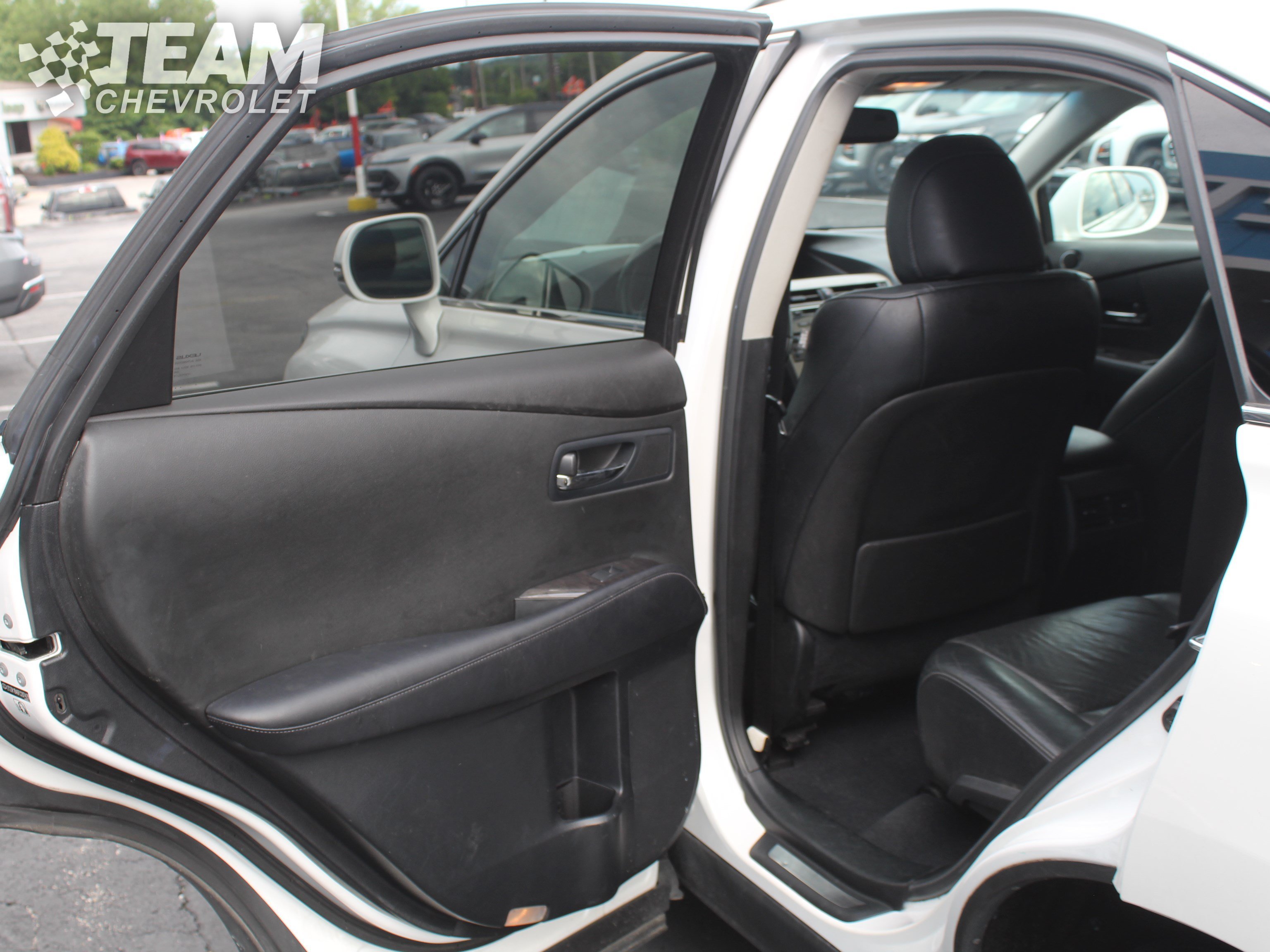 Used 2015 White Lexus  image 22