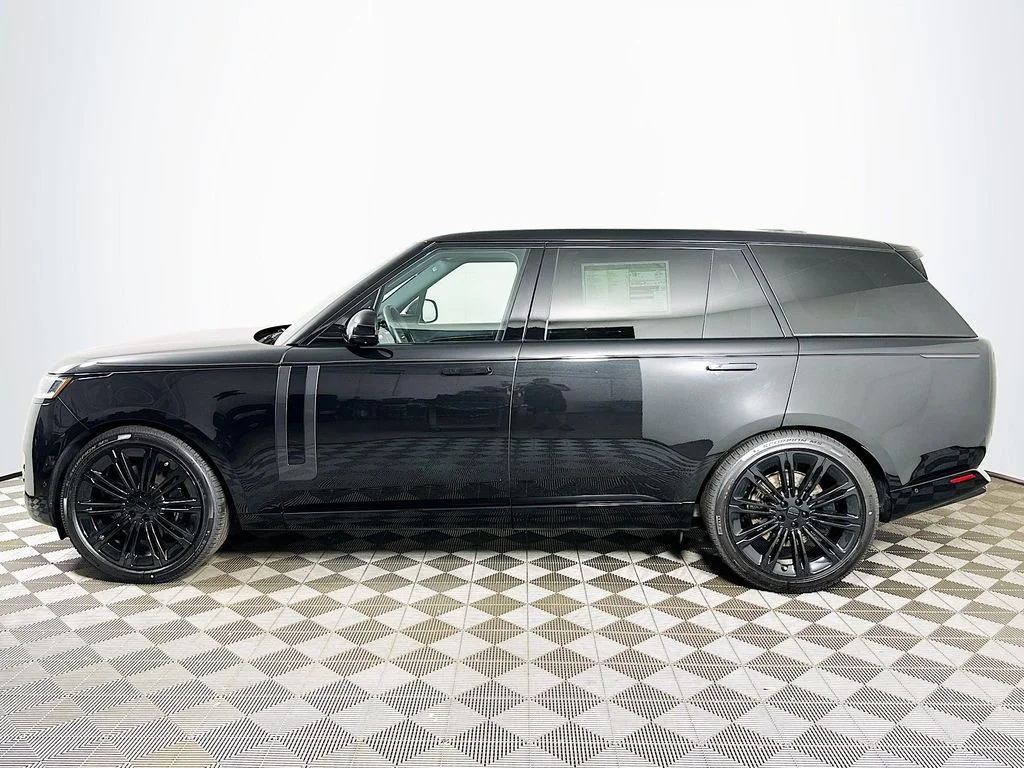 New 2026 Santorini Black Land Rover SE image 8
