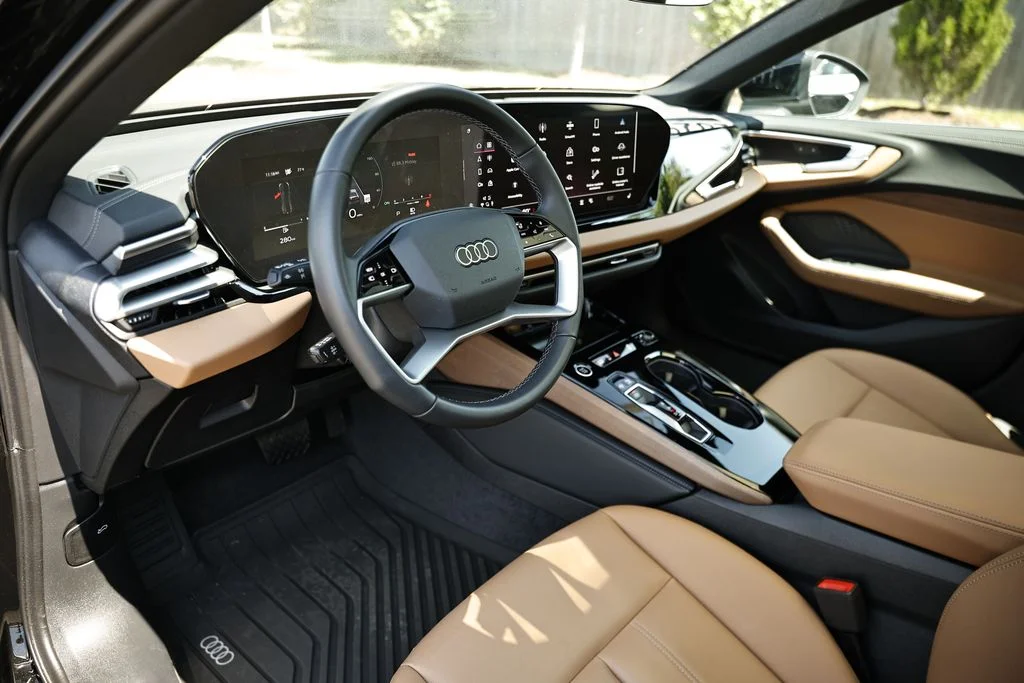 Certified Used 2025 Mythos Black Metallic Audi 2.0T Premium image 18