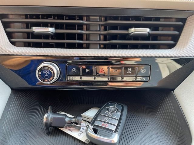 New 2026 Agate Black Metallic Ford Active image 28