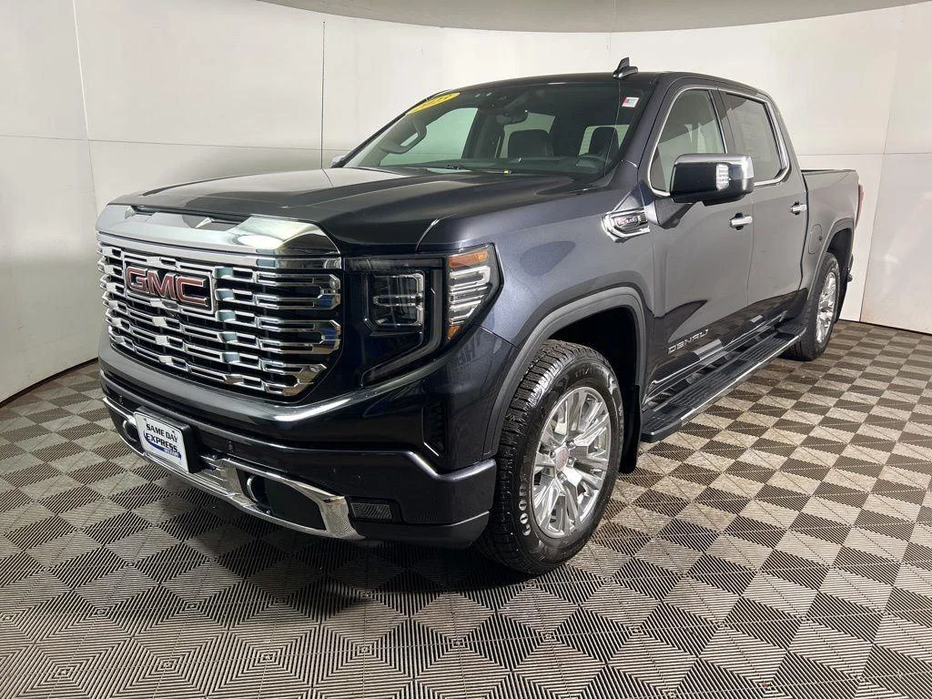 Used 2023 Titanium GMC Denali image 12