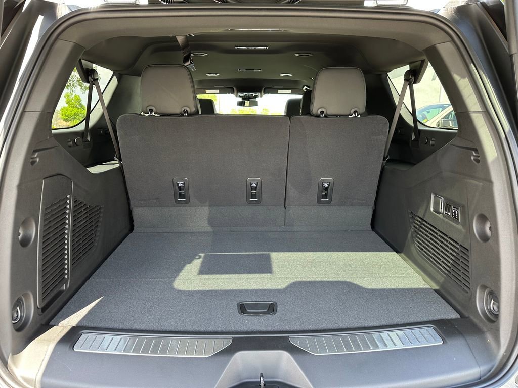 2026 GMC Yukon XL Denali - Photo 6
