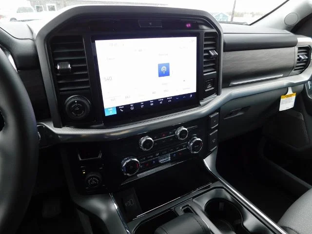 New 2026 Star White Metallic Tri-Coat Ford Lariat® image 81