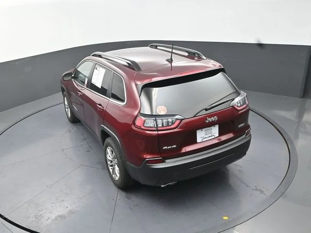 Used 2022 Red Jeep Latitude Lux image 16