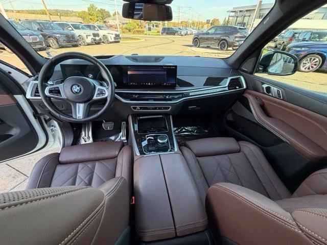 Used 2024 White BMW xDrive40i image 13
