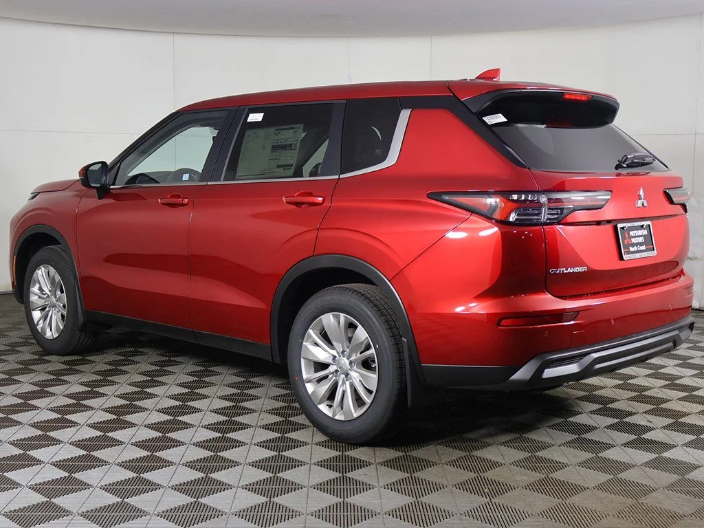 2026 Mitsubishi Outlander ES - Photo 10
