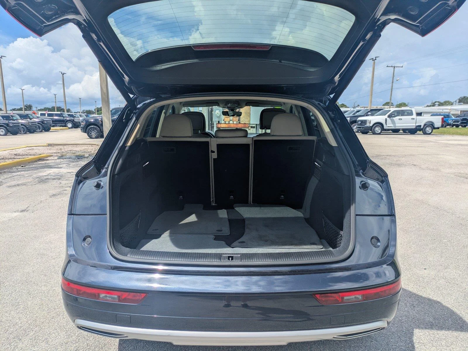 Used 2019 Moonlight Blue Metallic Audi Premium image 12