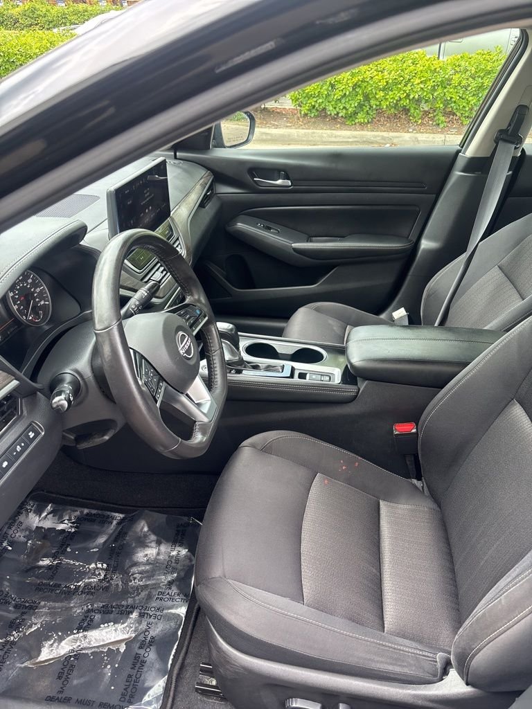 Used 2024 Black Nissan 2.5 SV image 12