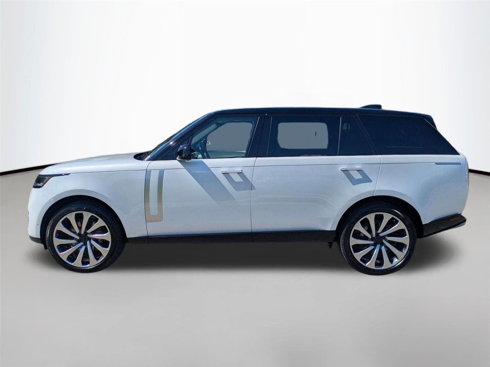 New 2026 Ostuni Pearl White Land Rover Autobiography image 8
