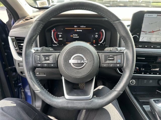 Used 2023 Blue Nissan Platinum image 14