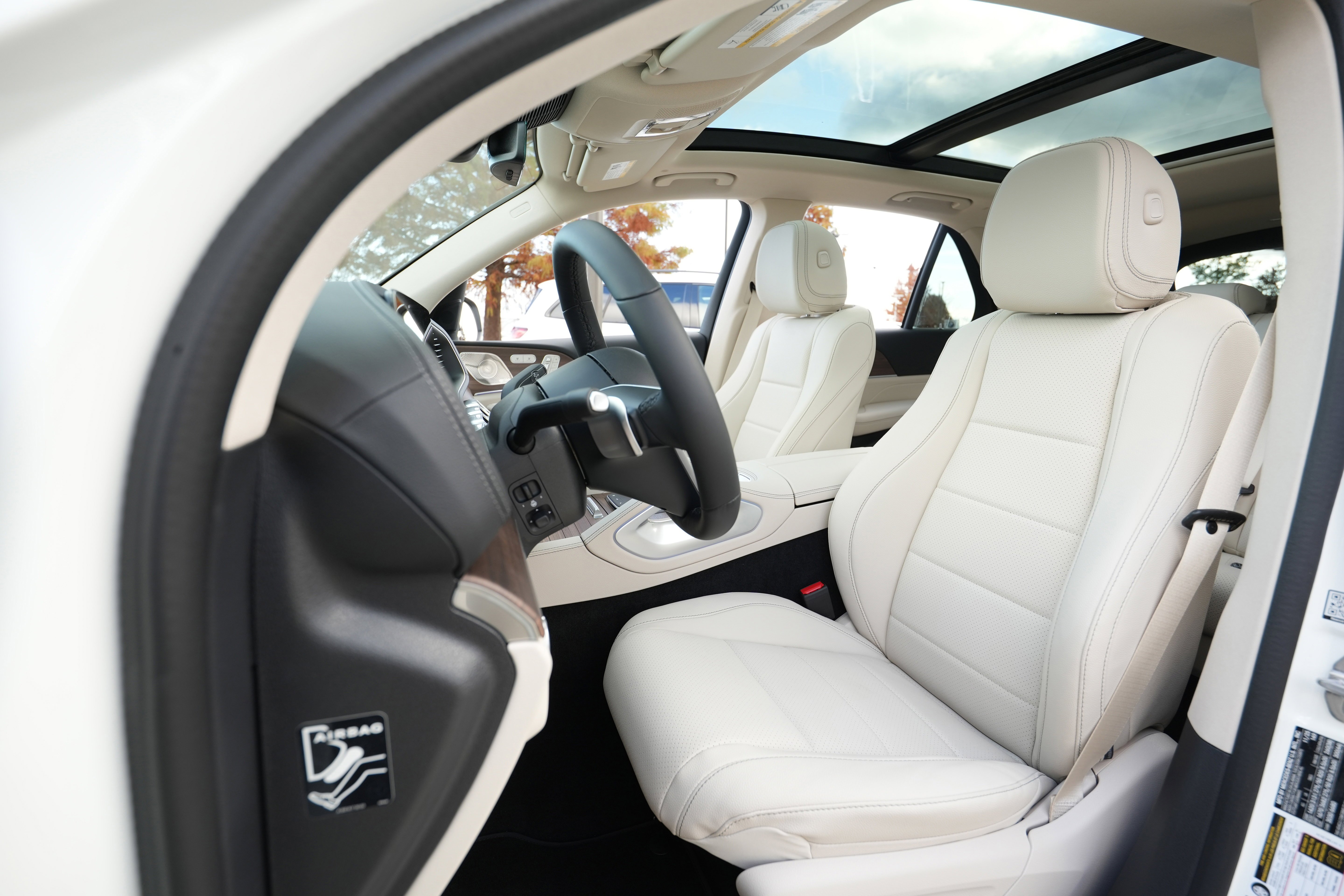 Used 2026 Polar White Mercedes-Benz GLE 350 image 37