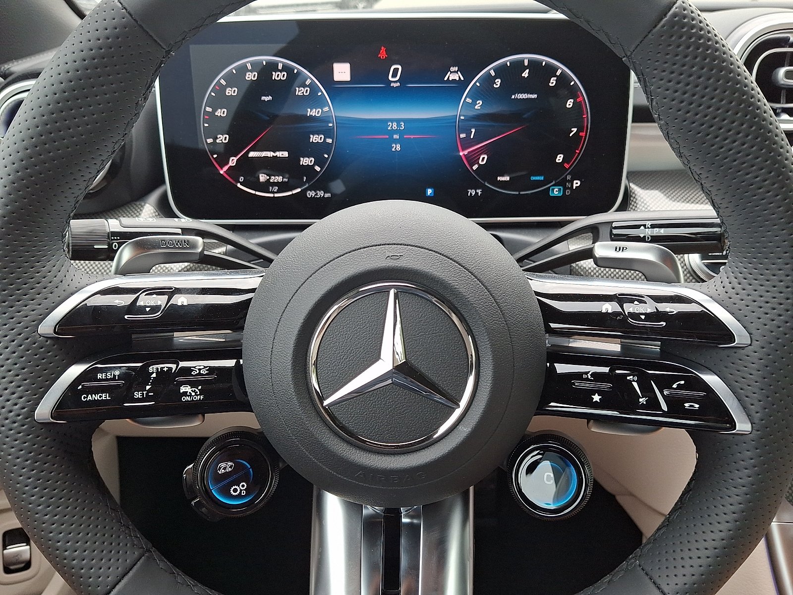 New 2026 MANUFAKTUR Moonlight White Metallic Mercedes-Benz AMG® CLE 53 4MATIC+ Cabriolet image 13