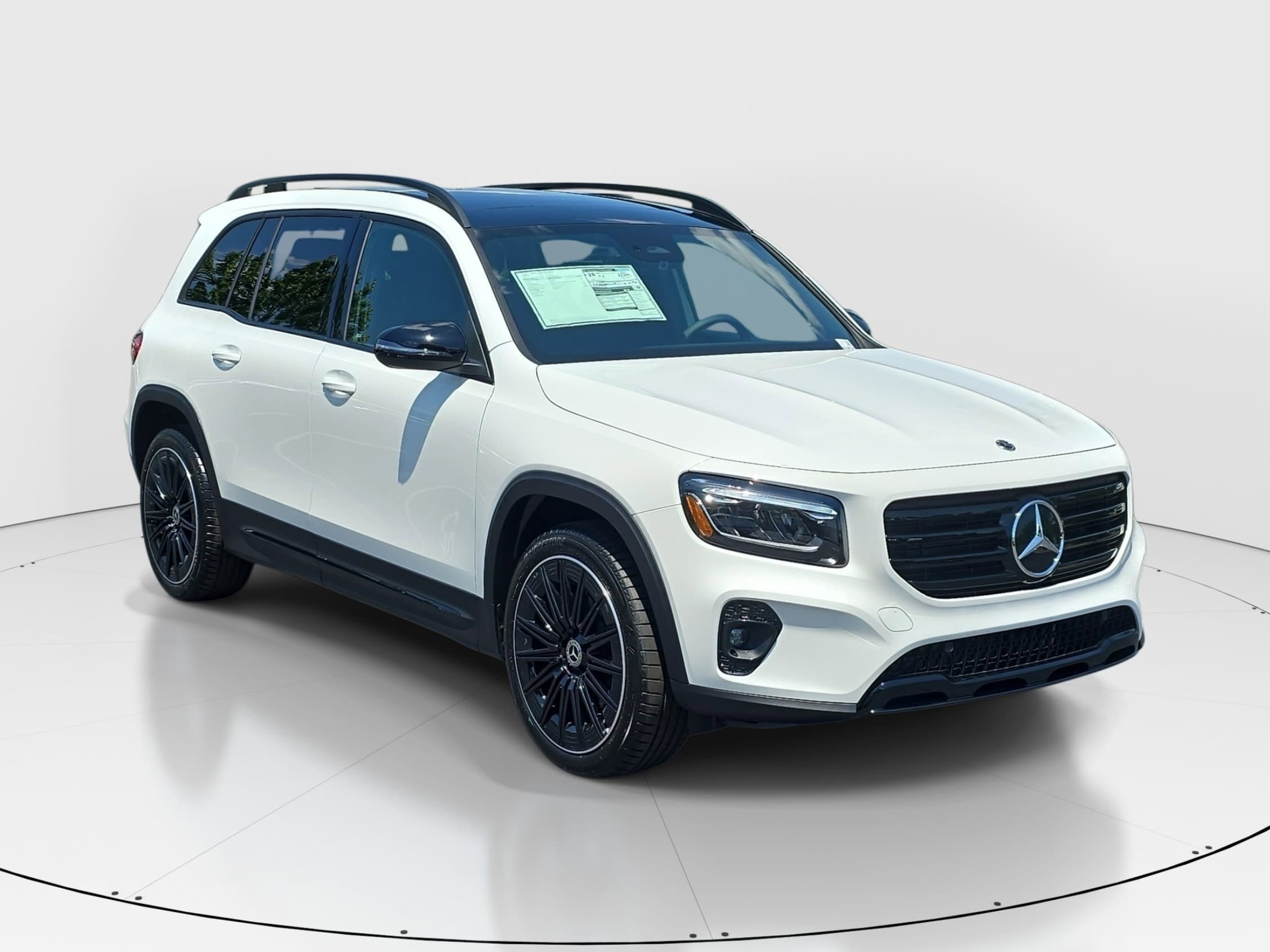 New 2026 Polar White Mercedes-Benz GLB250 image 3