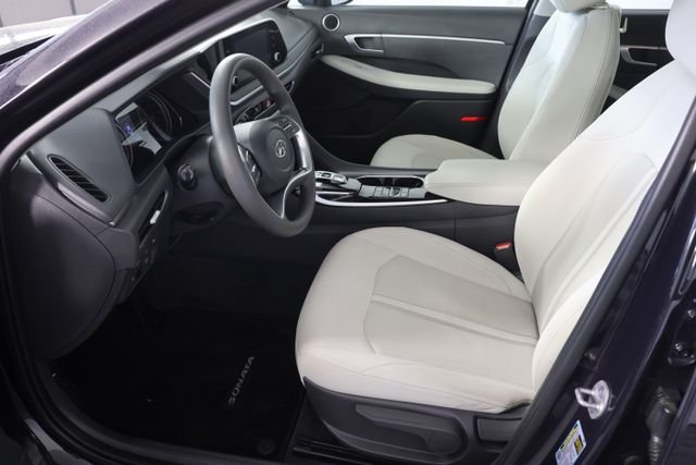 Used 2023 Blue Hyundai SE image 17
