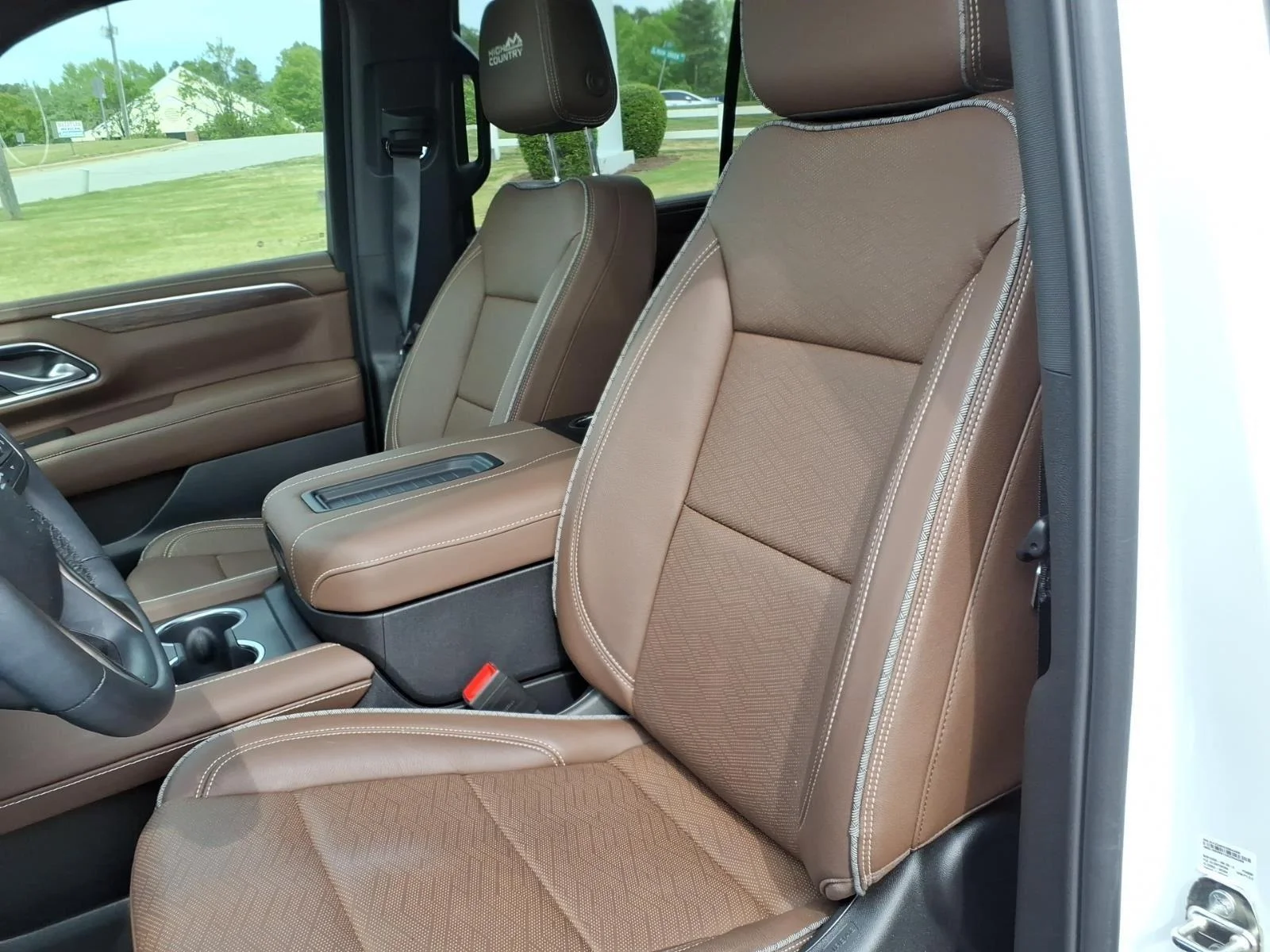 Used 2024 Iridescent Pearl Tricoat Chevrolet High Country image 21
