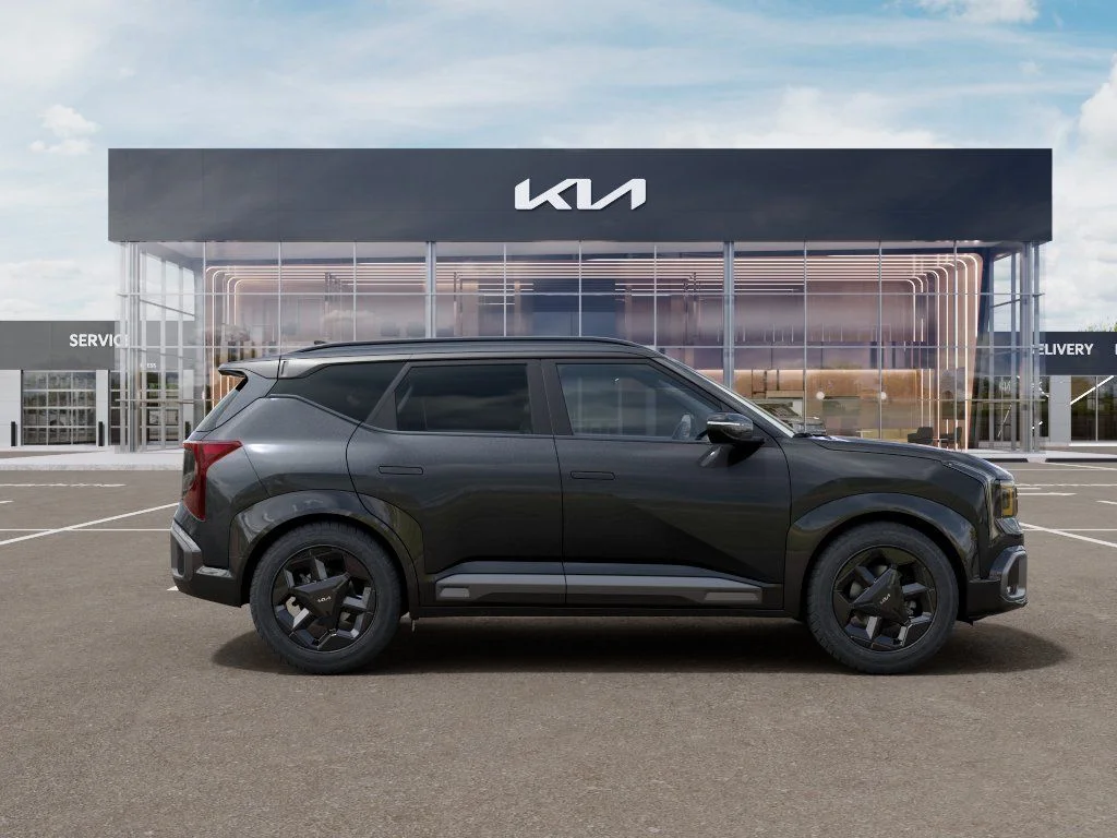 New 2027 Gray Kia X-Line S image 7