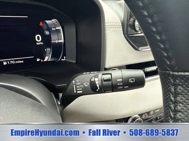 Used 2024  Mitsubishi SEL image 32