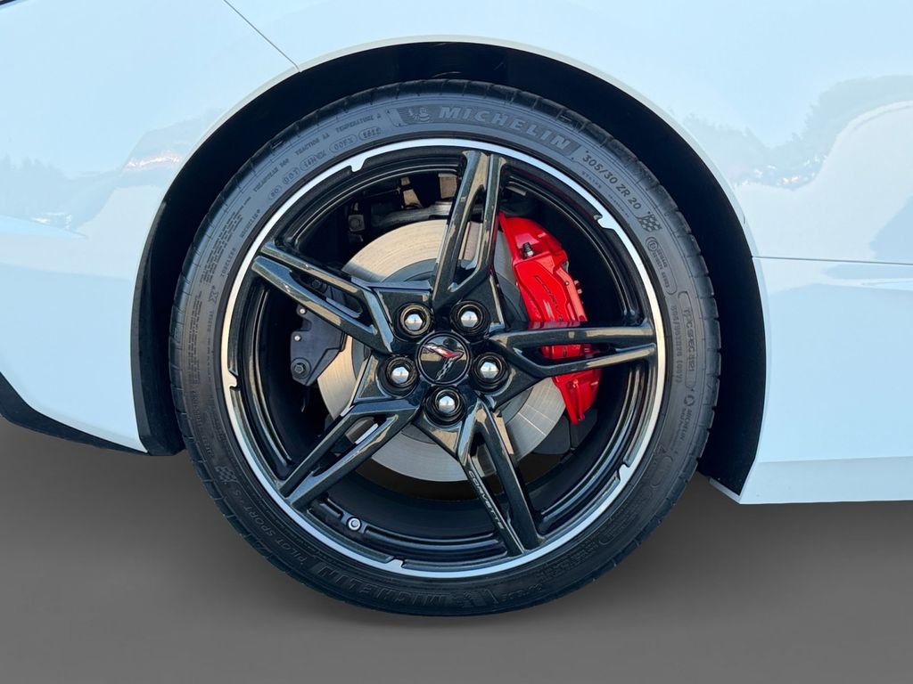 Used 2023 White Chevrolet Stingray image 9