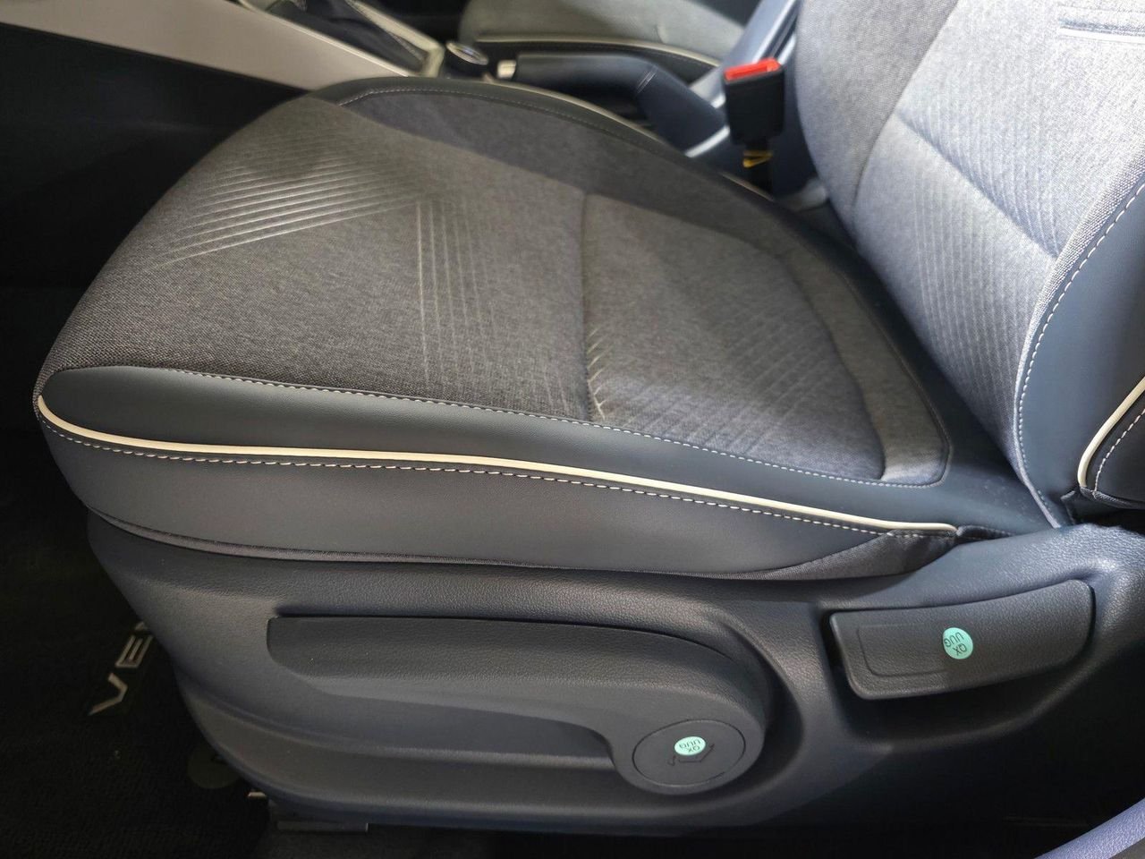 New 2026 Denim w/White Roof Hyundai SEL w/Two-Tone Roof image 23