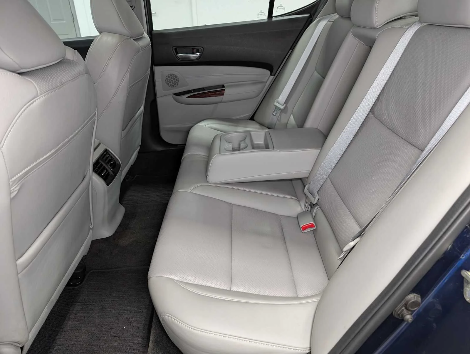 Used 2015 Fathom Blue Pearl Acura V6 Tech image 22