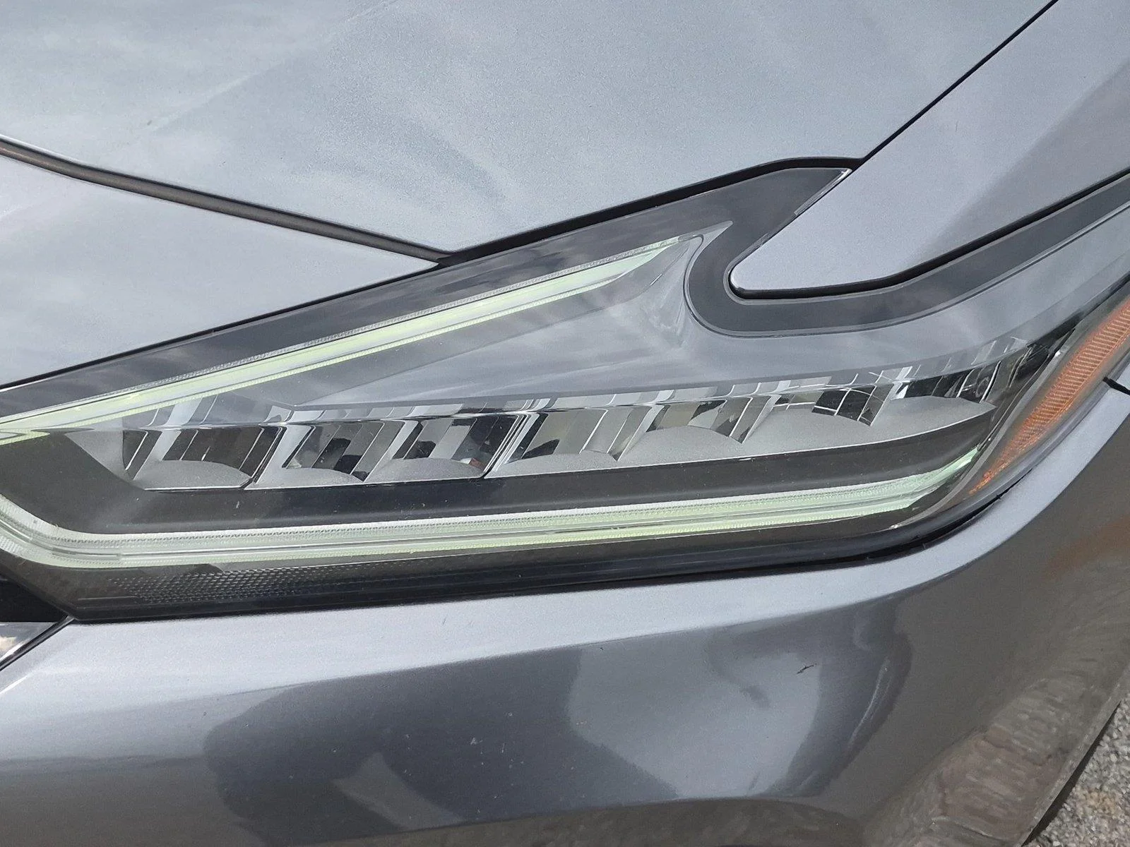 Used 2023 Silver NISSAN  image 9