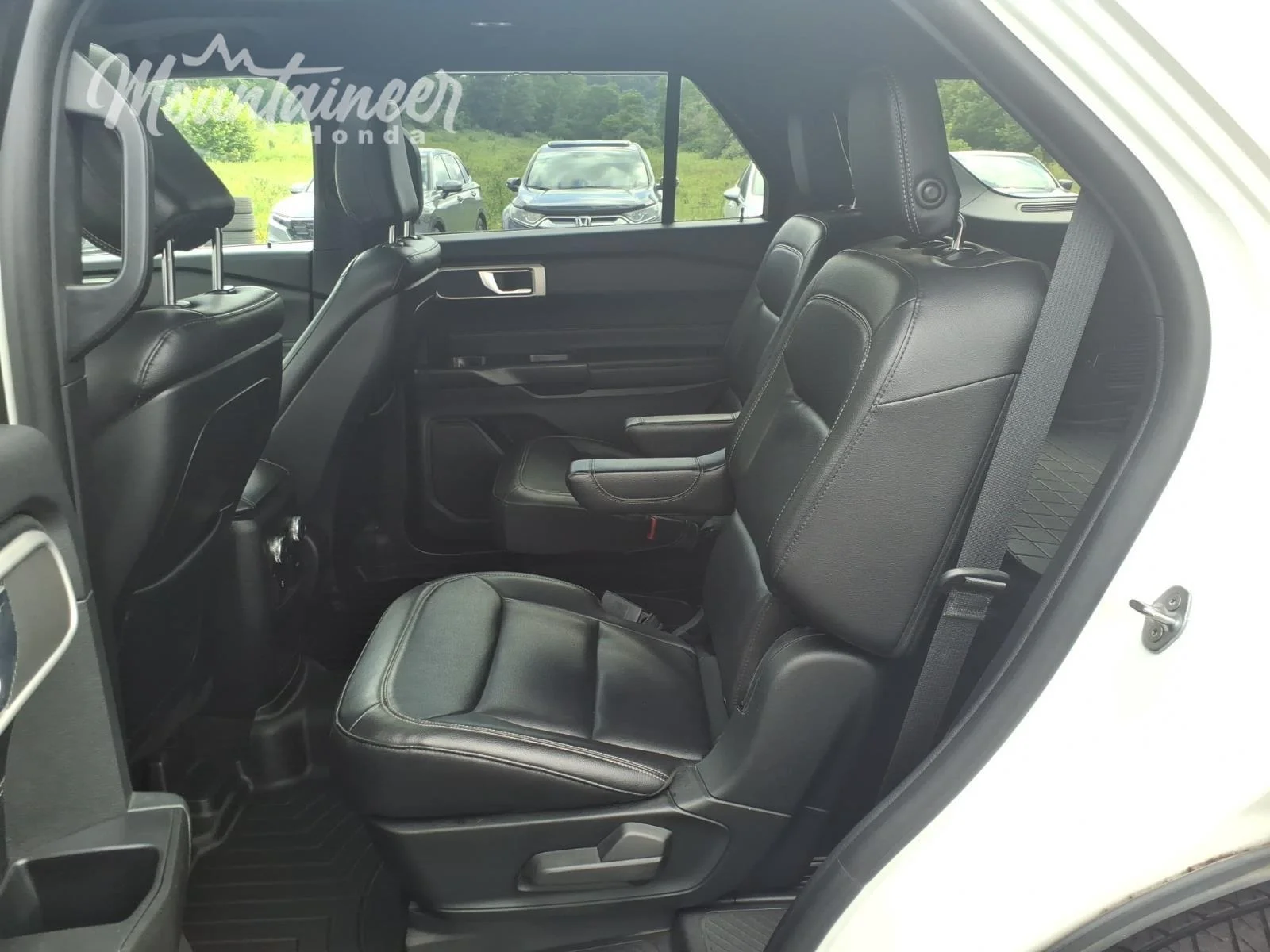 Used 2020 Star White Metallic Tri-Coat Ford XLT image 15
