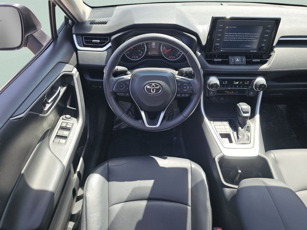 Used 2022 Silver Sky Metallic Toyota XLE Premium image 4