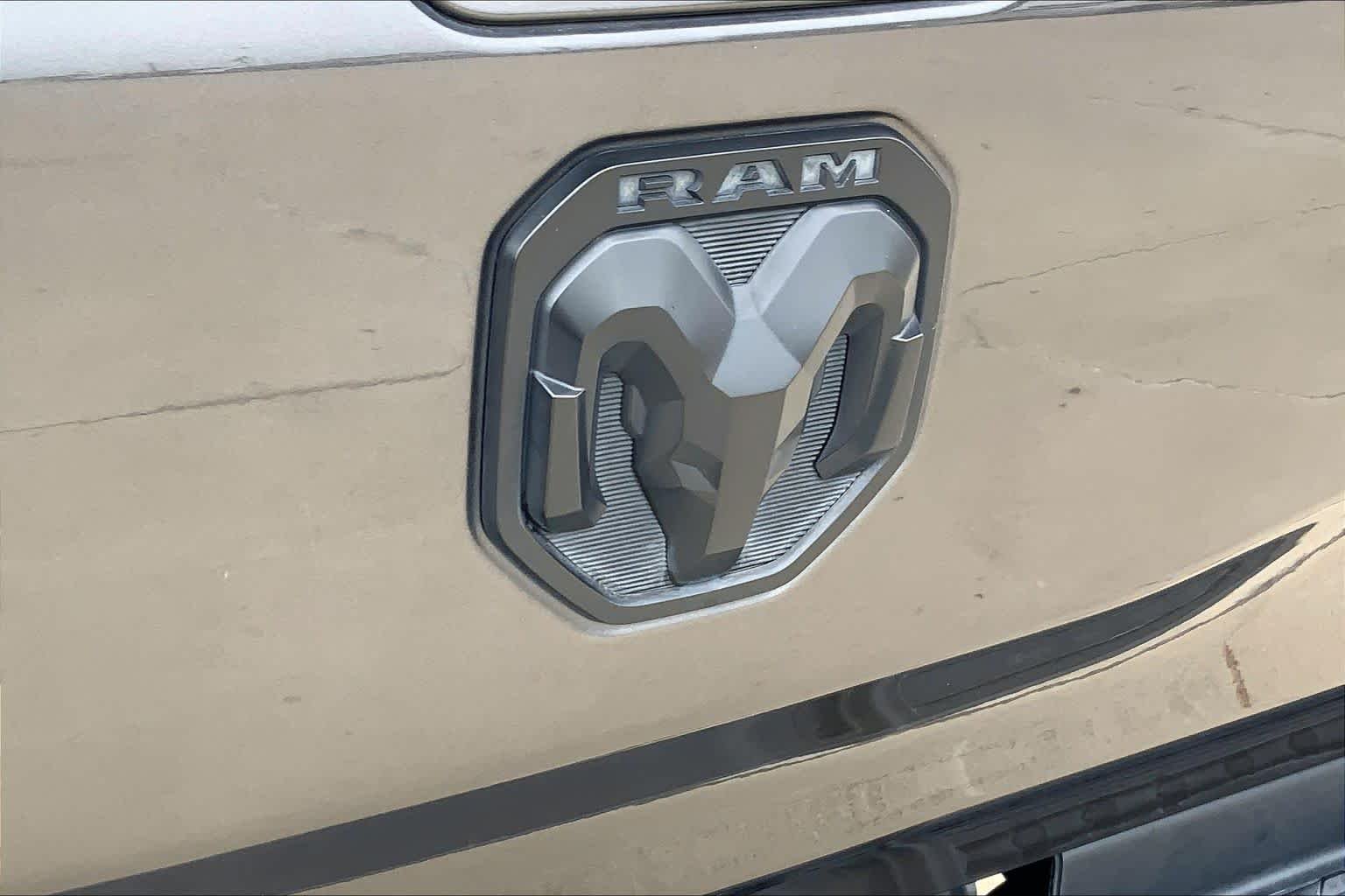 Used 2021 Granite Crystal Metallic Clearcoat Ram Laramie image 9