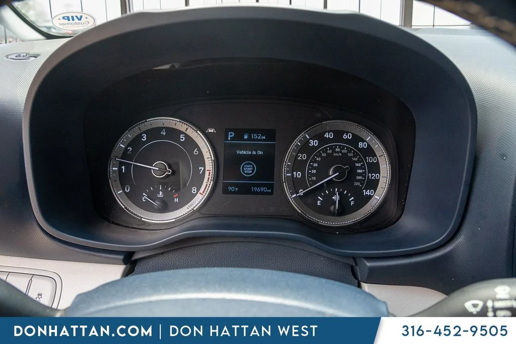 Used 2022 White Hyundai Limited image 7
