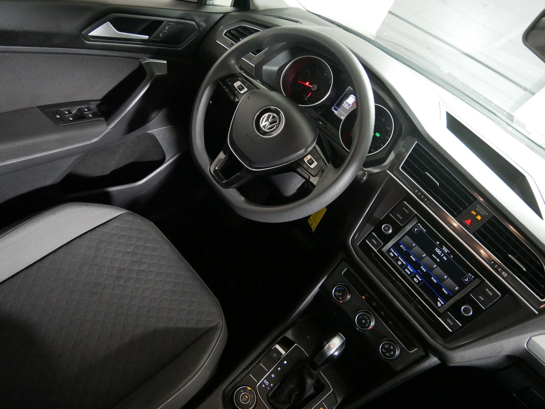 Used 2021 Deep Black Pearl Volkswagen S image 9