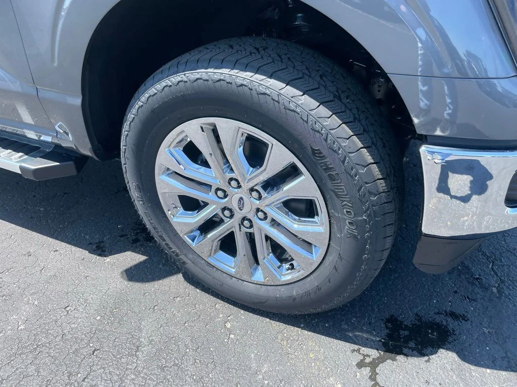 New 2026 Carbonized Gray Metallic Ford Lariat® image 3