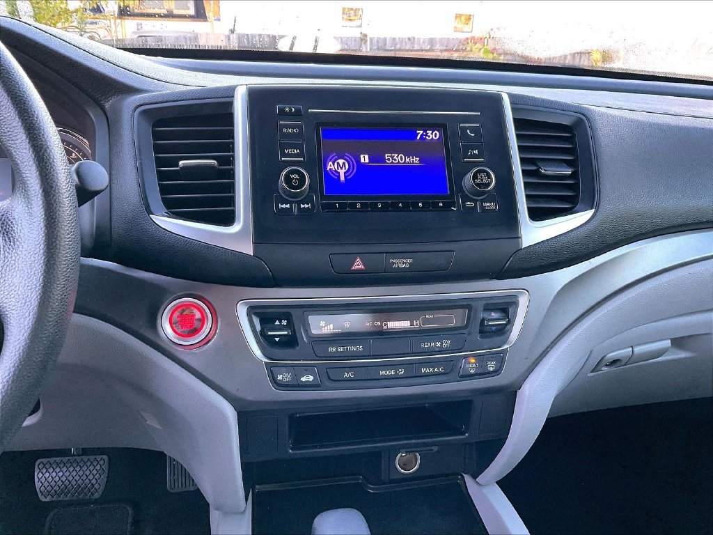 Used 2018 Gray Honda LX image 26
