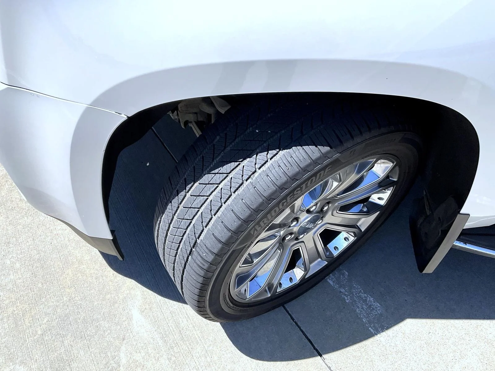 Used 2016 White GMC Denali image 25